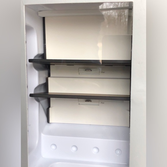 NWT - BlueFlame DEVICE CHARGING STATION - Factory Sealed! - Picture 3 of 10